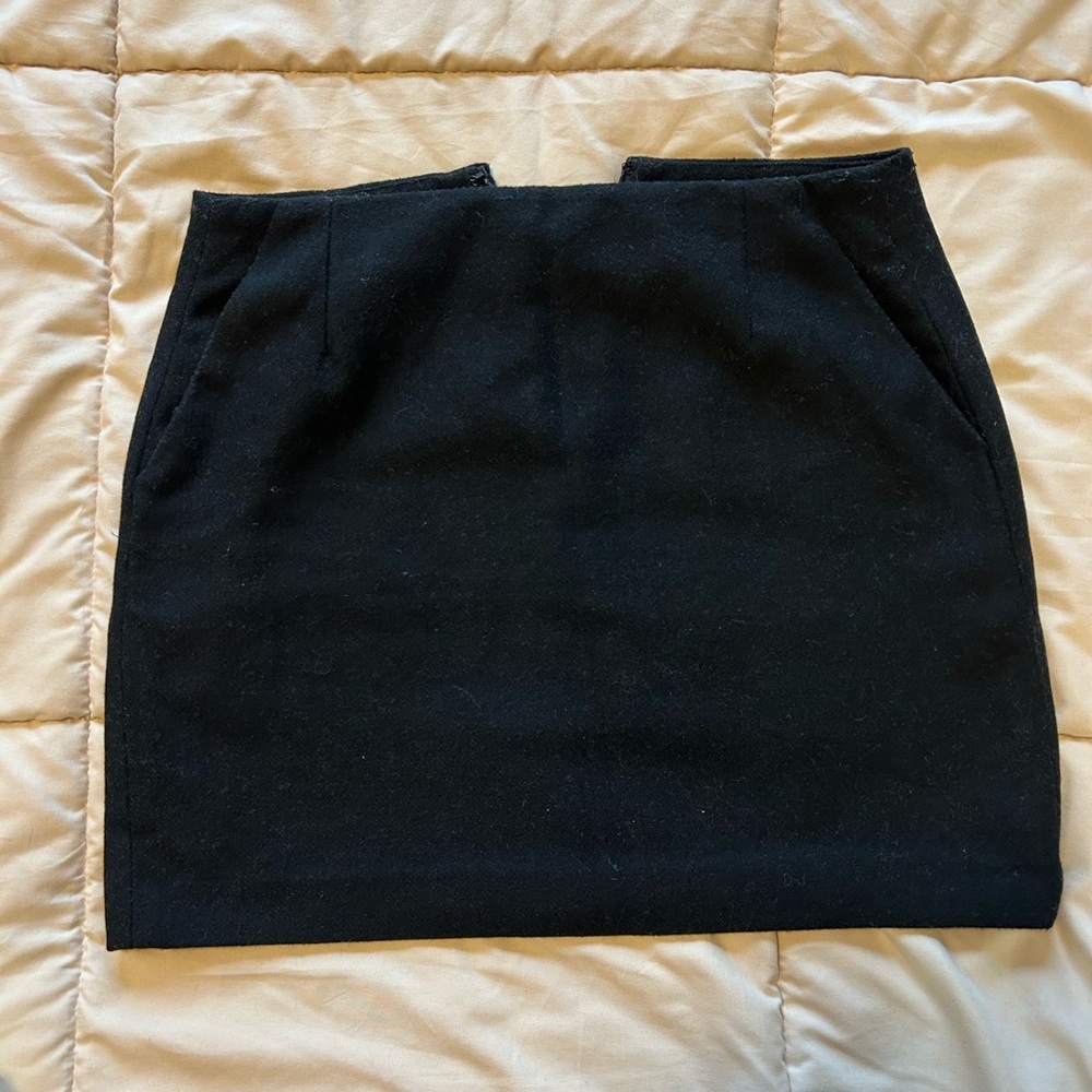 Uniqlo Classic Black Mini Skirt